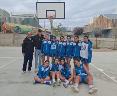 Victoria para las chicas del CADETE en su primer partido en la pista de SAN JORGE-F.BZ 